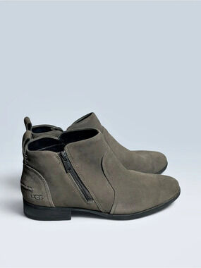 UGG Women’s Gray Suede Side Zip Ankle Boots Booties Size 10